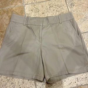 Loft outlet khaki short, size 8